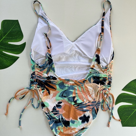 🔥ROXY Beach Classics One Piece 🔥 - Picture 3 of 4